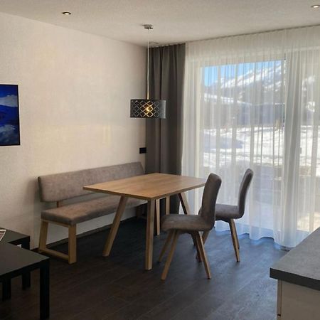 Апартаменты Haus Pitzi Санкт-Антон-ам-Арльберг Экстерьер фото